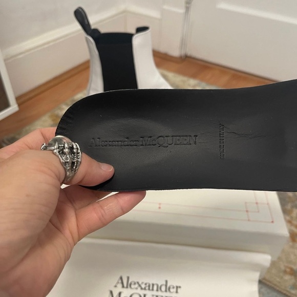 Men’s Size 10.5 (Euro Sz 43.5) Alexander McQueen Platform Leather Chelsea Boots - Picture 13 of 17